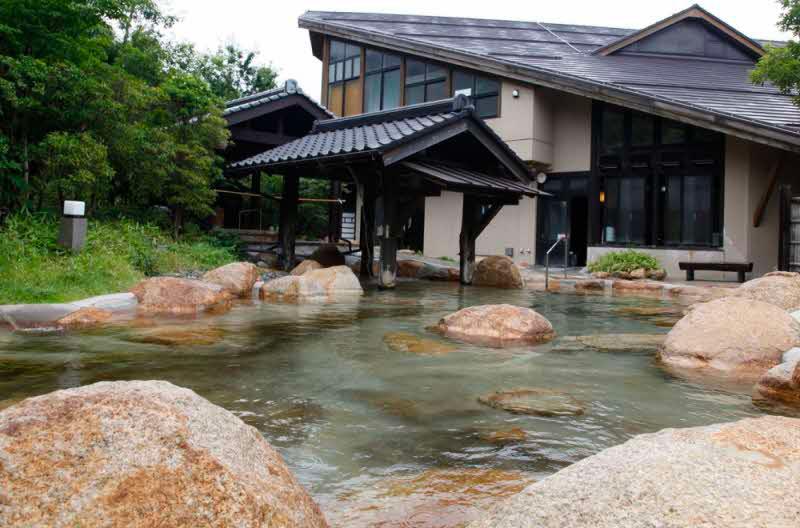 Yunokawa Onsen de Shimane est  celebre pour adoucir la peau.
